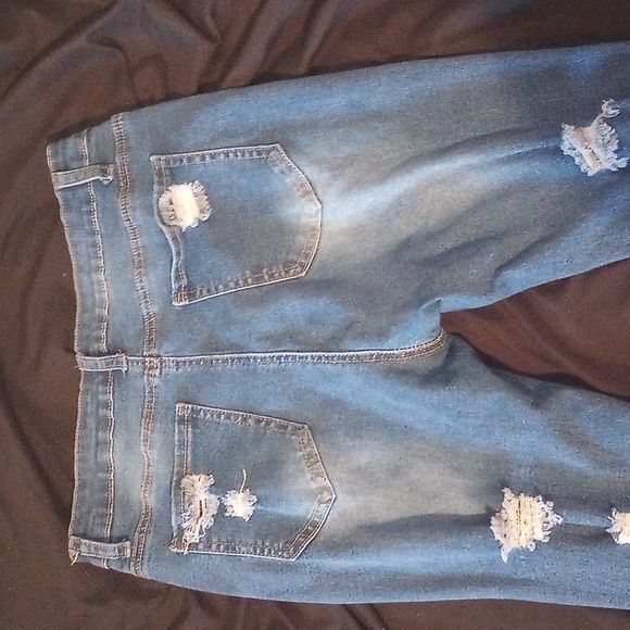 Jeans - Picture 2 of 3